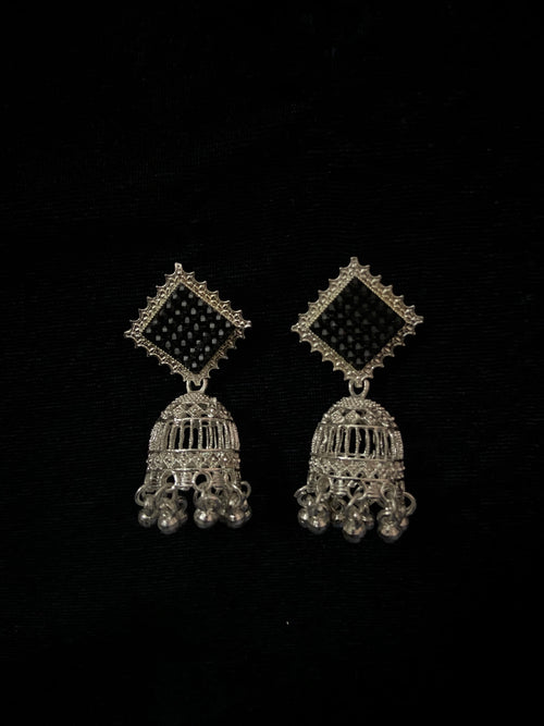 Black and silver diamond